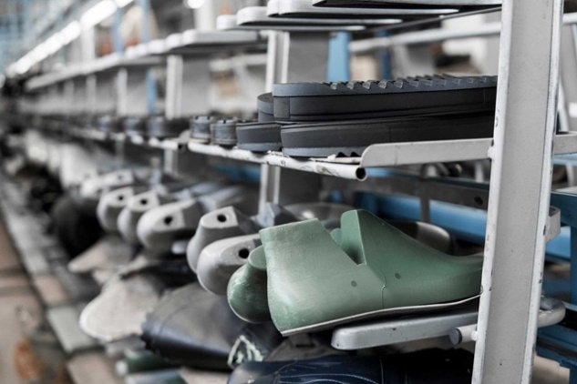 RFID technology supporting production. The case history in the footwear world.